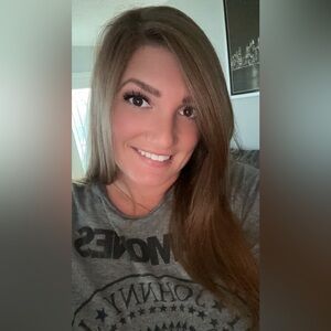 Meet your Posher, Emilie